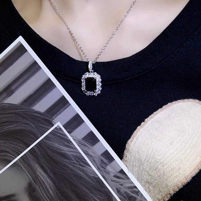 Light luxury simple temperament retro blue diamond necklace collarbone chain